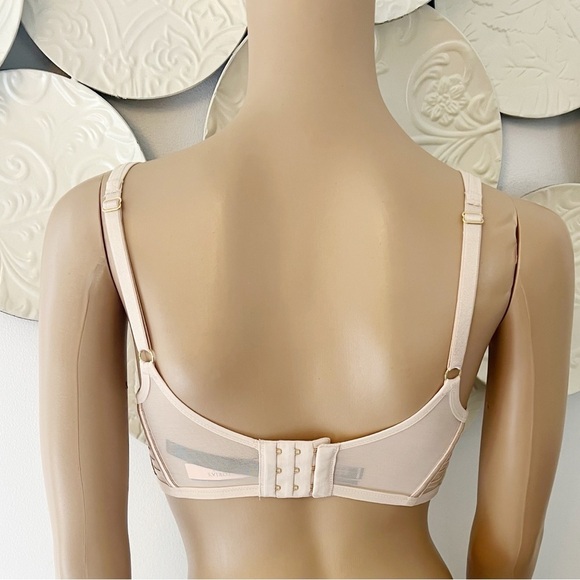 NWT Victoria’s Secret Sheer Plunge Bra 32C - Picture 3 of 5
